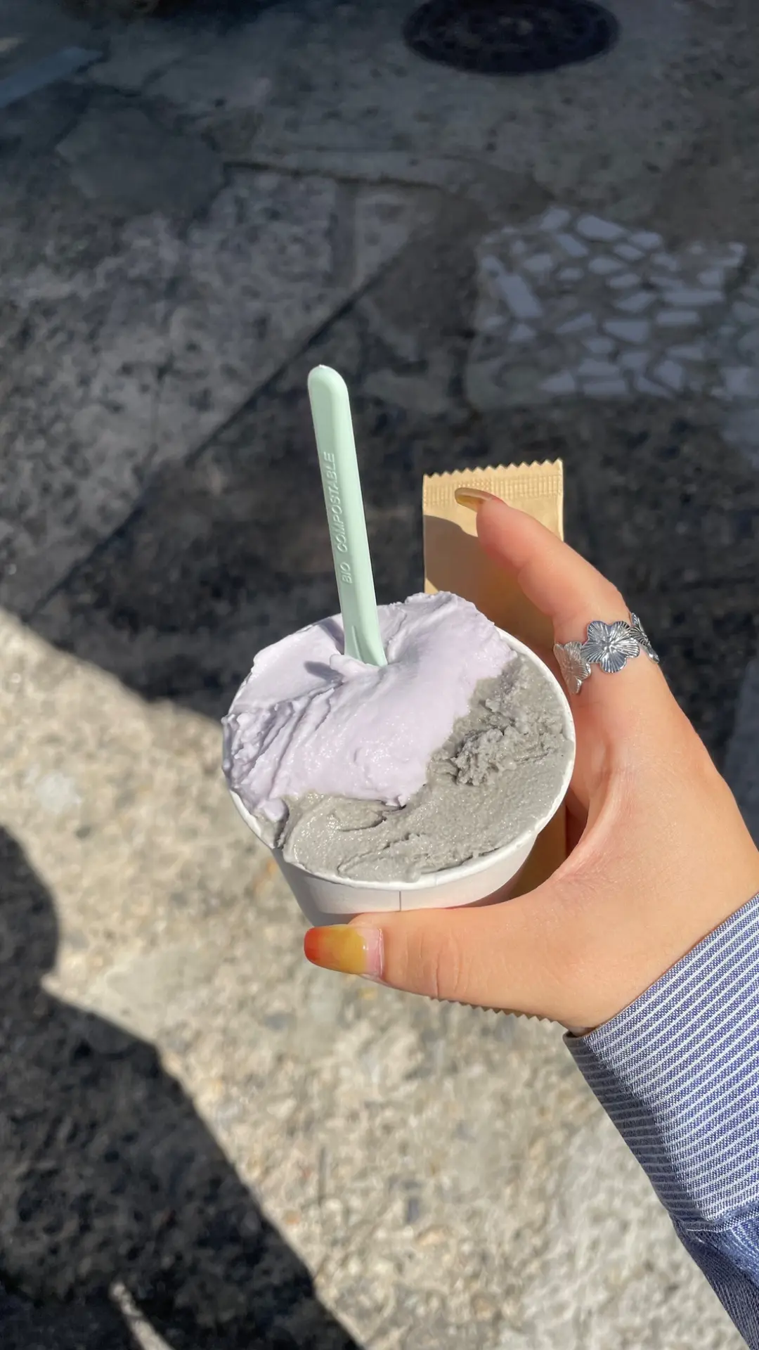 만년설화 끼니 사진 — 젤라또 2가지맛 컵